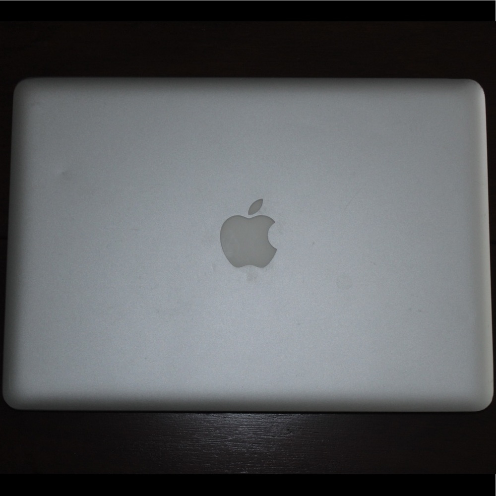MACBOOK PRO